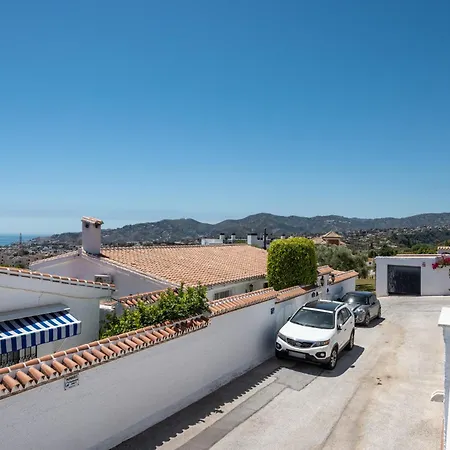 Pomelos Villa *